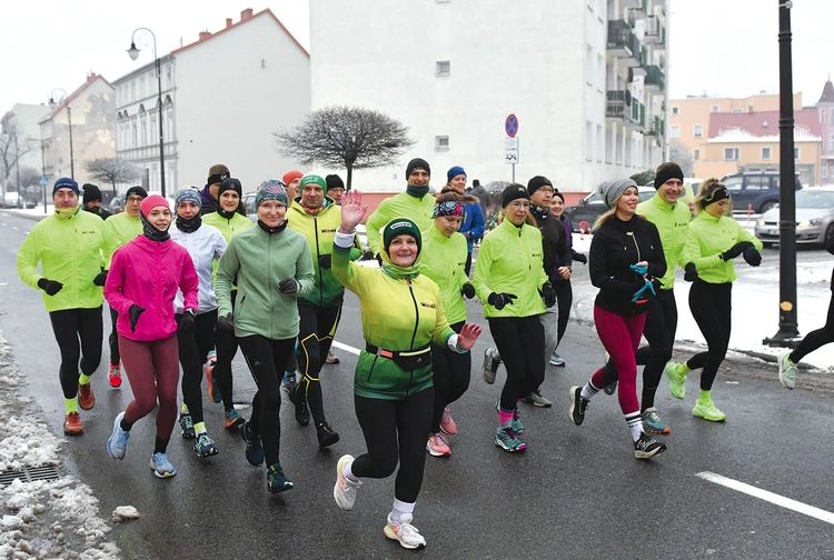 Kolejny wspólny trening już 1 marca o godz. 15, a ostatni w Niedzielę Palmową. Rozpoczęcie zawsze przy ul. Witosa 15. Przypominamy również, że zapisy trwają do końca lutego. Na ten moment jest już ok. 450 osób, a górny limit to 700. 
