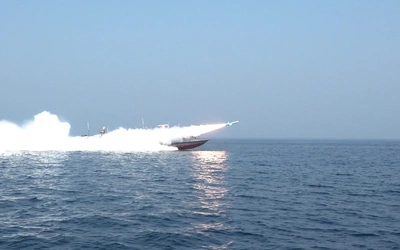 Ćwiczenia Irańczyków w cieśninie Ormuz