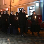Liturgia stacyjna w Opolu. Procesja do katedry