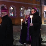 Liturgia stacyjna w Opolu. Procesja do katedry