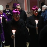 Liturgia stacyjna w Opolu. Procesja do katedry