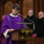 Liturgia stacyjna w Opolu. Procesja do katedry