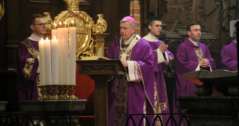 Środa Popielcowa w archikatedrze wrocławskiej 2026