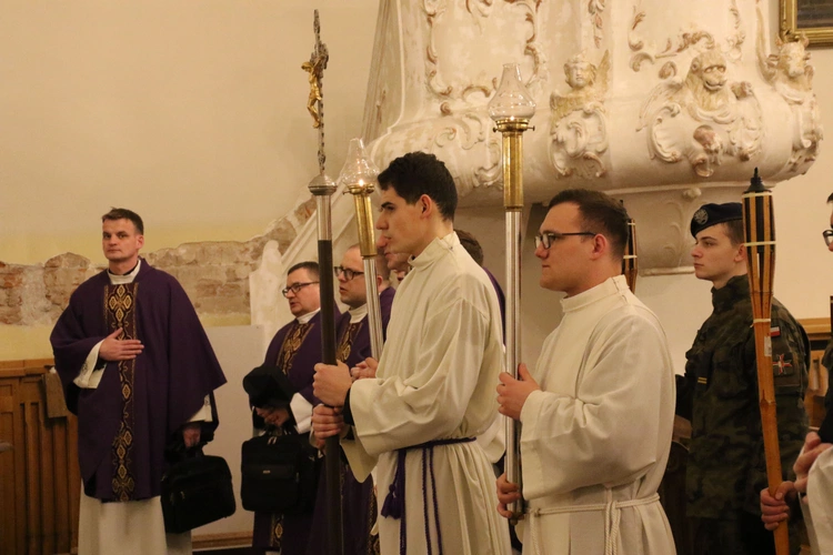 Płock. Popielec w katedrze