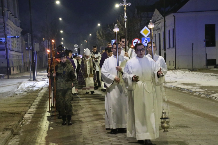 Płock. Popielec w katedrze