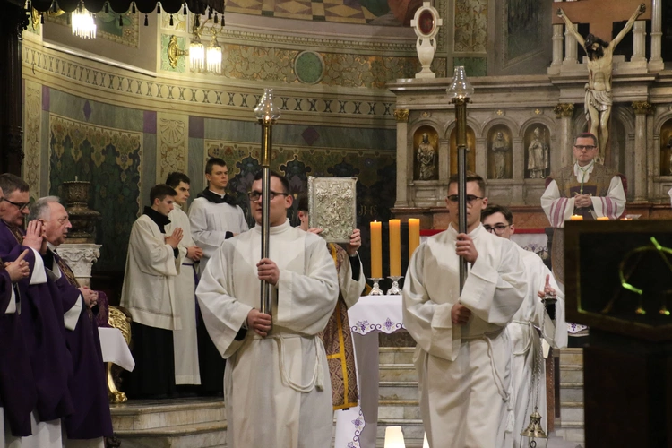 Płock. Popielec w katedrze