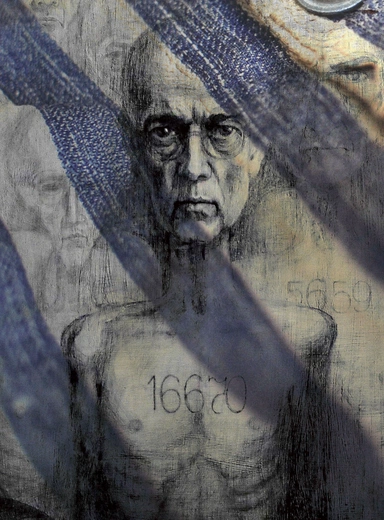 Jeden z rysunków  Mariana Kołodzieja,  byłego więźnia KL Auschwitz,  nr obozowy 432,  montaż z fotografią pasiaka  o. Kolbego.