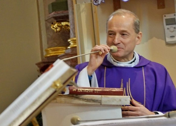 Ks. Jerzy Pytraczyk marzył, by jego wierni i turyści mieli okazję czuwać przed Jezusem Eucharystycznym przez cały dzień.