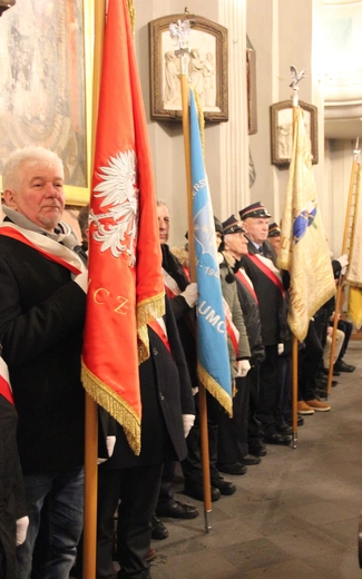 Między ołtarzem a Solidarnością