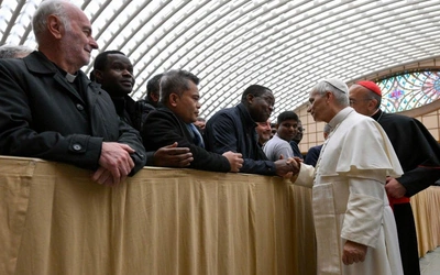 Papież do księży: Ludzie chcą zobaczyć naszą wiarę