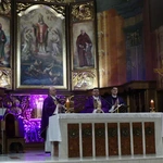 Katedra św. Mikołaja w Bielsku-Białej. Modlitwa za osoby skrzywdzone wykorzystaniem seksualnym