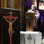 Katedra św. Mikołaja w Bielsku-Białej. Modlitwa za osoby skrzywdzone wykorzystaniem seksualnym