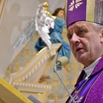 Kościół św. Macieja w Andrychowie. Modlitwa za osoby skrzywdzone wykorzystaniem seksualnym