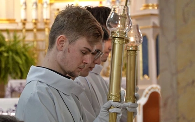 Kościół św. Macieja w Andrychowie. Modlitwa za osoby skrzywdzone wykorzystaniem seksualnym