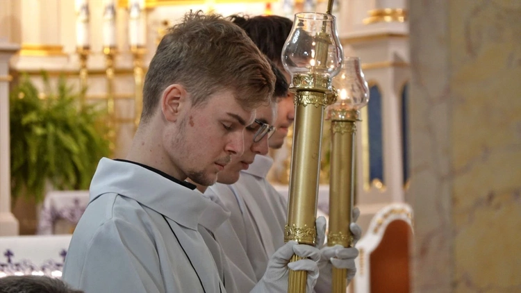 Kościół św. Macieja w Andrychowie. Modlitwa za osoby skrzywdzone wykorzystaniem seksualnym