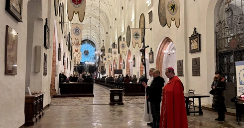 Abp Wojda: Jesteśmy wezwani, aby stanąć przy osobach skrzywdzonych