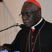 Kard. Sarah apeluje do lefebrystów o jedność z Kościołem rzymskim i posłuszeństwo papieżowi