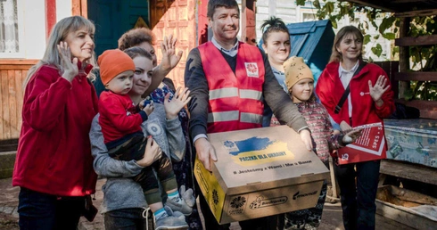 Gdy gasną światła, zostaje obecność. Cztery lata wsparcia Caritas Polska dla obywateli Ukrainy