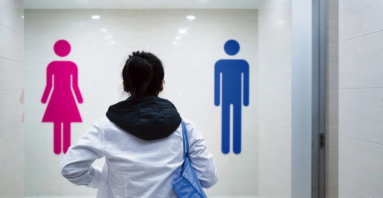 Szkolenia MEN pod lupą: Kontrowersyjne wytyczne dla nauczycieli w sprawie „płci odczuwanej” i tranzycji