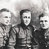 Józef Franczak (w środku) walczył  najdłużej.