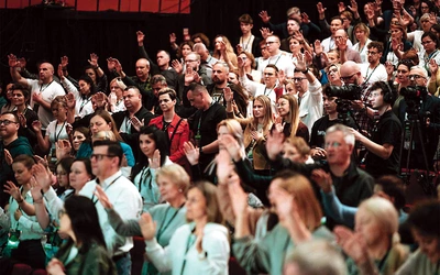  Spotkanie  z roku na rok przyciąga  więcej osób. Jego twórcy nie ukrywają, że  jest próbą odpowiedzi na doświadczenia, z którymi mierzy się dziś wielu ludzi. Również w Kościele nie brakuje  tych, którzy pragną zaangażowania i pogłębionej formacji, a nie zawsze znajdują do tego przestrzeń w swoim środowisku.