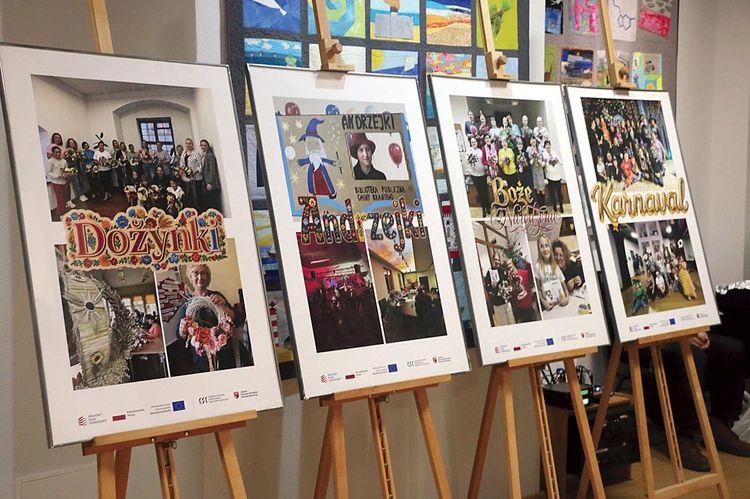 Prelekcji towarzyszyła wystawa poświęcona projektowi „Zapisane w tradycji”.