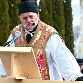 W rolę ks. Kmietowicza wcielił się Stanisław Apostoł z Nowego Targu. 