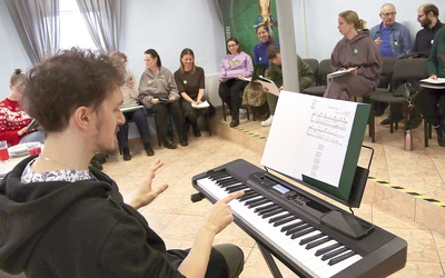 „Bliskie jest królestwo Boże”, „Błogosławcie Pana” i „Kto spożywa moje Ciało” – to tylko kilka utworów, które przygotowywali muzycy.