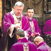 – Przed nami czas nie tylko zmiany praktyk,  ale przemiany serca i powrotu do Boga – przypomniał metropolita wrocławski.