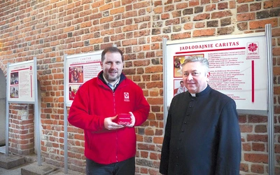 mrogowicz i Paweł Trawka zapraszają  do konkretnego wsparcia. Zwracają uwagę także  na wielkopostne rady papieża Leona XIV, który zachęca, by używać z miłością języka i mieć „ucho gotowe  do wysłuchania”.