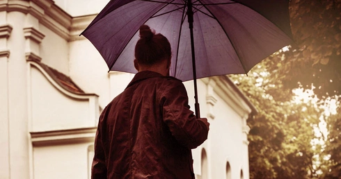 Apostazja: Nie można świadomie odejść, nie rozumiejąc czym jest Kościół