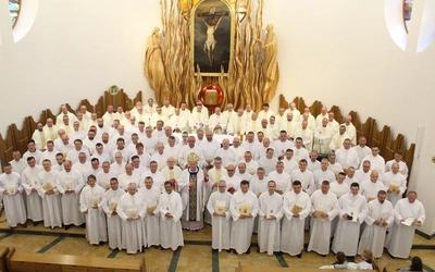 Zostań nadzwyczajnym szafarzem: nieś Nadzieję w swoich dłoniach