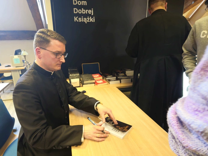 Promocja książki ks. Macieja Biedronia