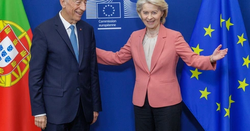 Ursula von der Leyen (z prawej ;))