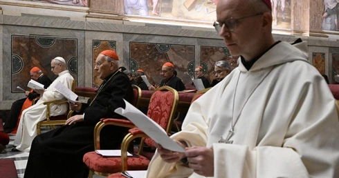 Przekazywać nadzieję – ostatnie rozważanie bp. Vardena podczas papieskich rekolekcji