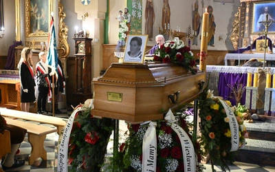 Ciche-Miętustwo. Ostatnie pożegnanie cenionego pedagoga 