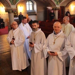 Pomogą rozdawać Komunię Świętą