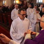 Pomogą rozdawać Komunię Świętą