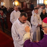 Pomogą rozdawać Komunię Świętą