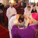 Pomogą rozdawać Komunię Świętą