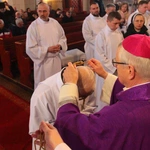 Pomogą rozdawać Komunię Świętą