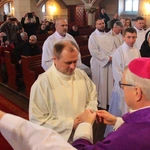 Pomogą rozdawać Komunię Świętą