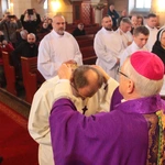 Pomogą rozdawać Komunię Świętą