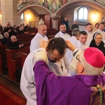 Pomogą rozdawać Komunię Świętą