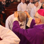 Pomogą rozdawać Komunię Świętą