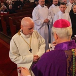 Pomogą rozdawać Komunię Świętą