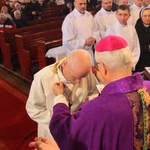 Pomogą rozdawać Komunię Świętą