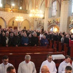 Pomogą rozdawać Komunię Świętą