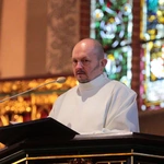 Pomogą rozdawać Komunię Świętą