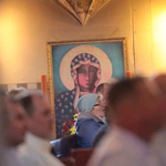 Pomogą rozdawać Komunię Świętą